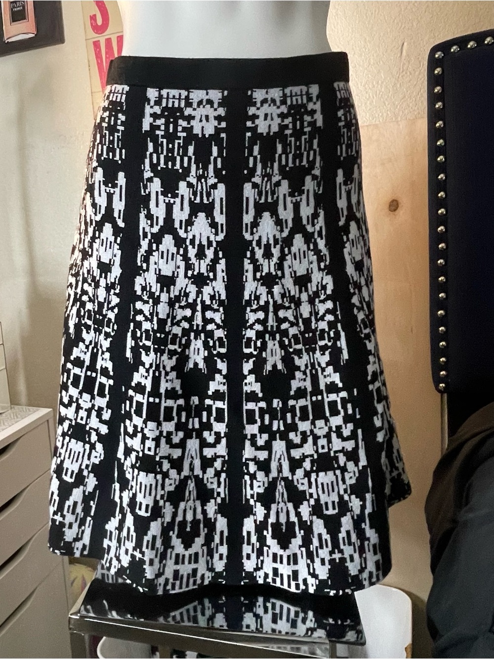 41 Hawthorn Black and White A-Line Knit Skirt